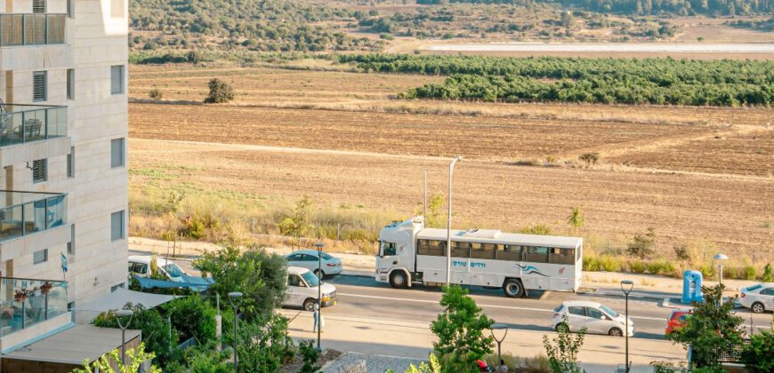 למכירה בחריש