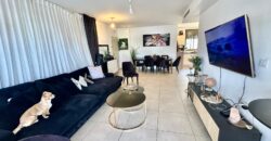 למכירה בחריש למכירה בחריש