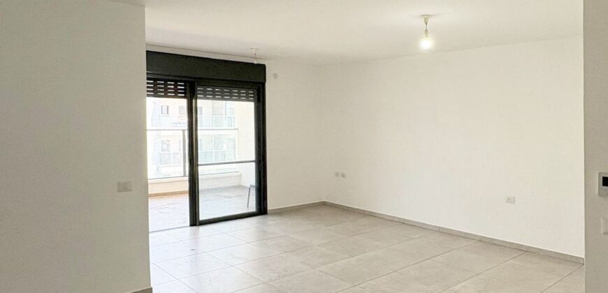 למכירה בשכונת הפרחים המבוקשת.