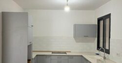 למכירה בשכונת הפרחים המבוקשת.