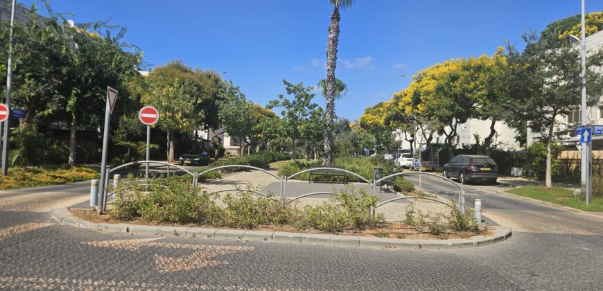 למכירה בחריש