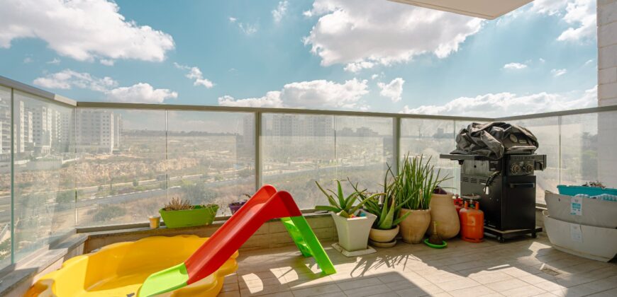 חדשה בלעדיות דירת 5 חדרים בשכונת הפרחים חדשה בלעדיות דירת 5 חדרים בשכונת הפרחים