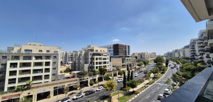 למכירה בחריש למכירה בחריש